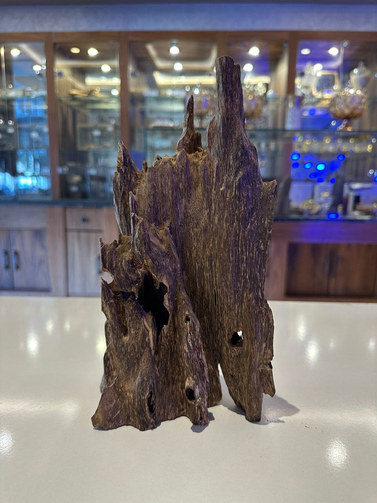 Pièces Uniques d'Oud Qmari du Laos : Élégance et Raffinement