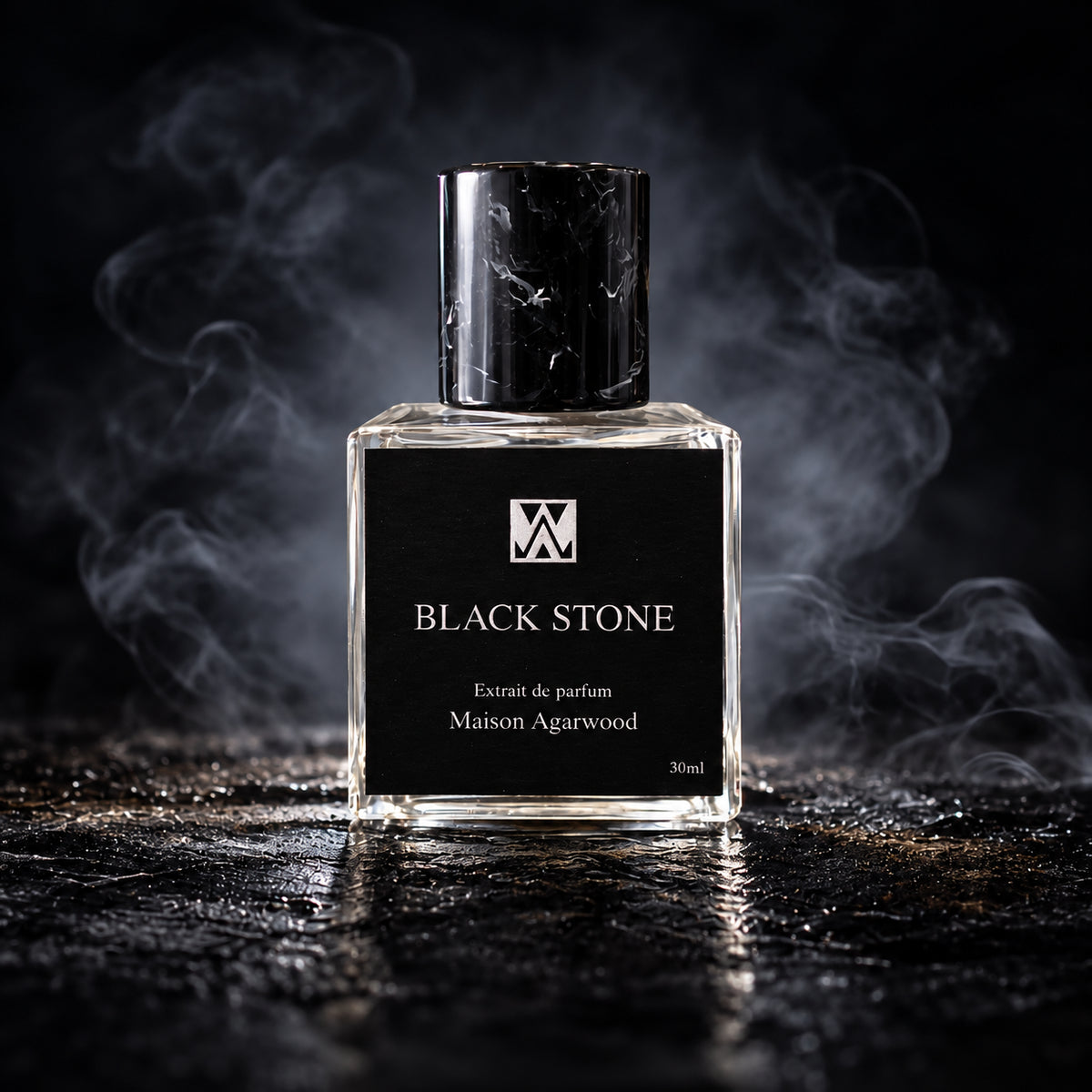 Black Stone V2 de Maison Agarwood — flacon sur fond minéral
